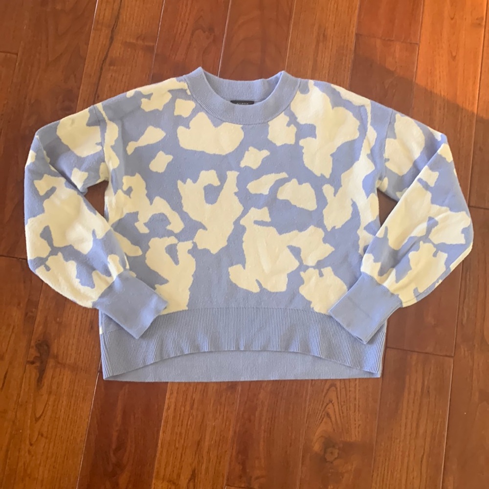 Halogen Cropped Sweater Size M Blue & White Abstract Long Sleeve NORDSTROM